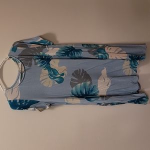 Coco Kelly Blue Leaves Short Sleeve Flowy